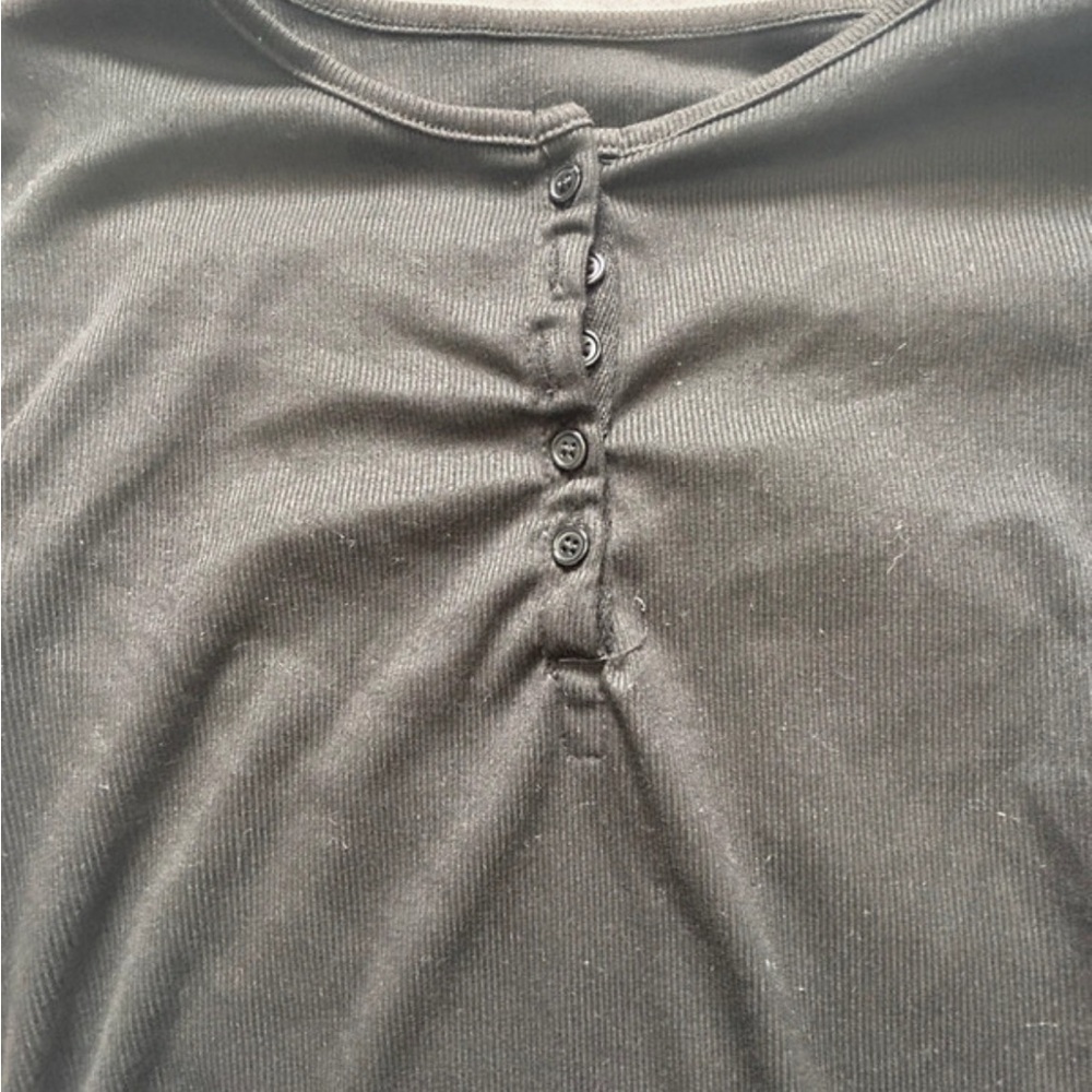Simple Button Long Sleeve - Picture 3 of 3